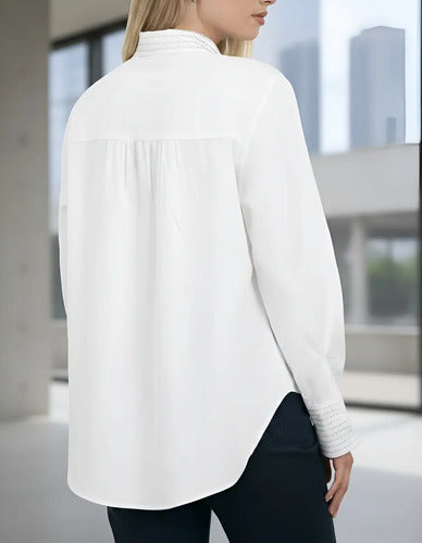 Camisa Basica Con Hotfix Plateados En Mangas Y Cuello