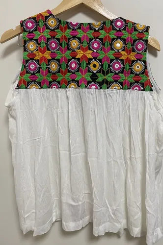 Kimono Chaleco Bordado Hindú Blanco Único