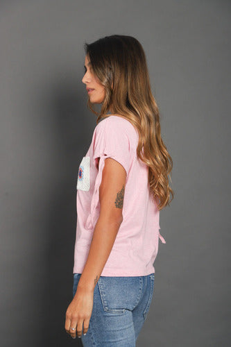 Remera Manga Corta Importada Con Bolsillo Crochet Rosa Liso Único Bolsillo Crochet