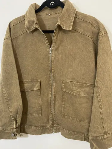 Campera De Gabardina Con Cierre Oversize Modelo Amplio