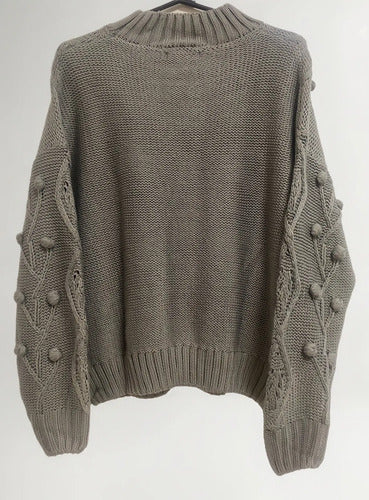 Sweater Tejido Folk Cod. 010 Modelo Amplio Gris Claro Liso Único