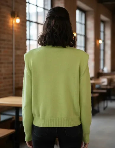 Sweater  Tejido Con Hombreras Y Cuello Cadena