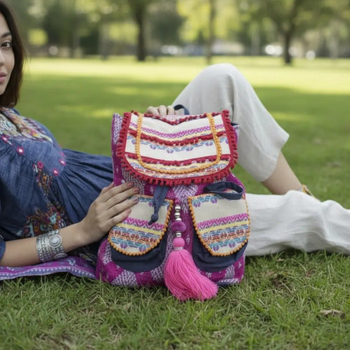 Mochila Bordada Estilo Folk