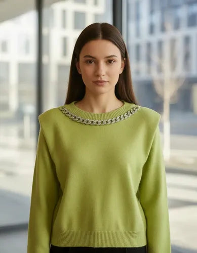 Sweater  Tejido Con Hombreras Y Cuello Cadena