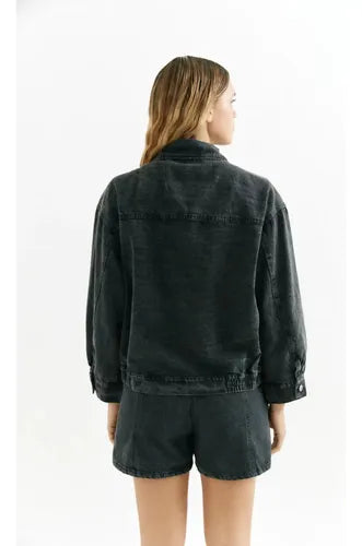 Campera De Gabardina Con Cierre Oversize Modelo Amplio