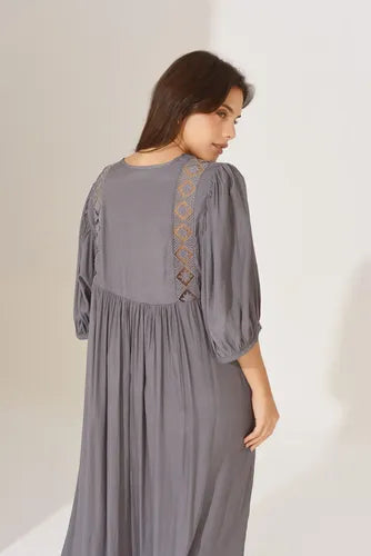 Vestido Largo Simil Seda Y Puntilla Modelo Amplio Verde Lisa Único