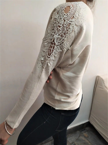 Sweater Tejido Importado Detalle En Brazos Strass  Cod. 288 Beige Unico