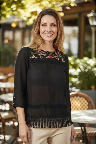 Blusa  Bordada Con Puntilla Boho