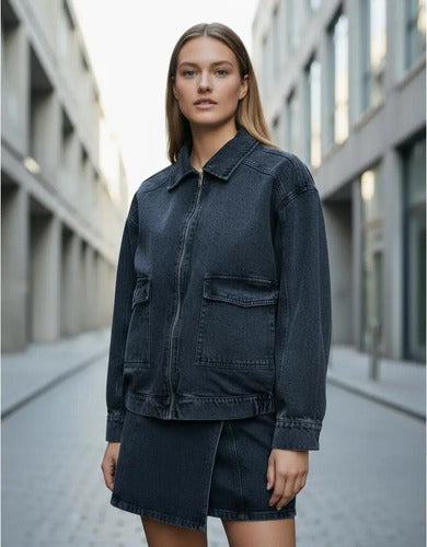 Campera De Gabardina Con Cierre Oversize Modelo Amplio