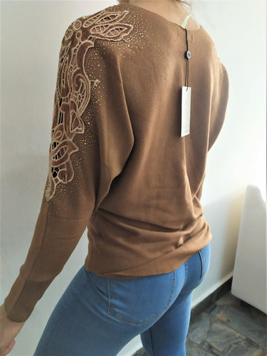 Sweater Tejido Importado Detalle En Brazos Strass  Cod. 537 Blanco Unico