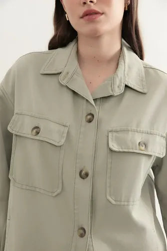 Campera De Gabardina Camisaco Modelo Amplio Verde 42 Lisa