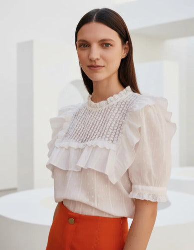 Blusa De Broderie Modelo Amplio
