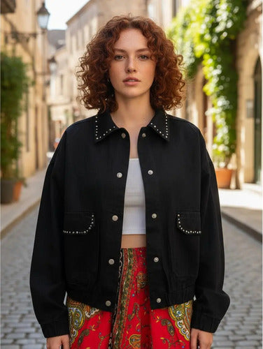 Campera De Gabardina Bomber Con Tachas Negro 40 Liso