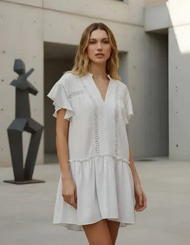 Vestido Con Puntillas Corto Modelo Grande