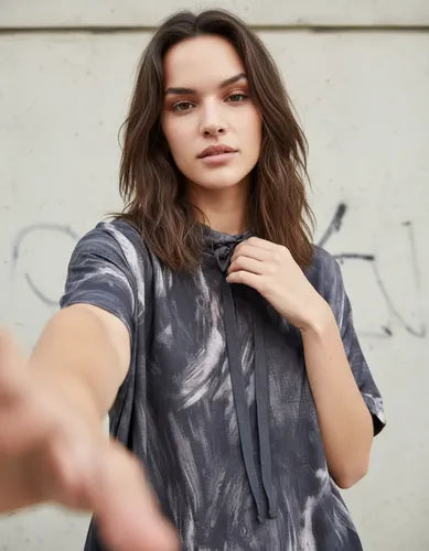 Buzo Manga Corta De Diseño Oversize M Gris Oscuro Estampado