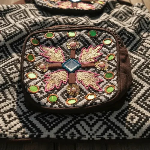 Mochila Bordada Estilo Folk Lentejuelas