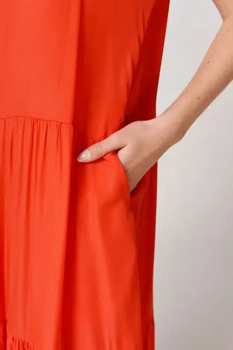 Vestido De Simil Seda Modelo Amplio