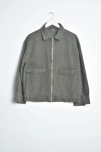Campera De Gabardina Con Cierre Oversize Modelo Amplio