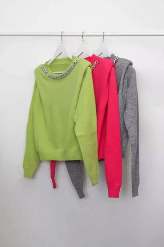 Sweater  Tejido Con Hombreras Y Cuello Cadena