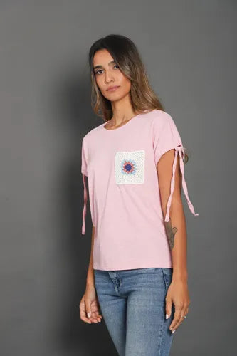 Remera Manga Corta Importada Con Bolsillo Crochet Rosa Liso Único Bolsillo Crochet