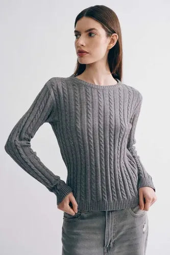 Sweater Pullover Trenzado Básico