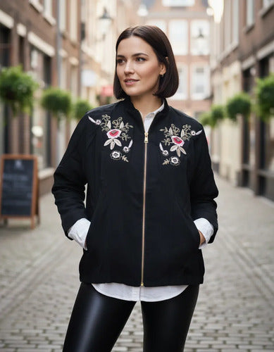 Campera Liviana Bordada Importada Grande Oversize  Negro M Liso