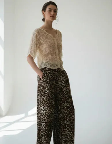 Blusa De Gasa Labrada Corta