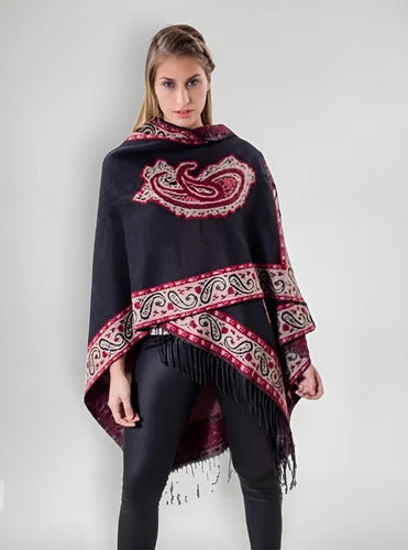 Ruanas Ponchos Grandes De Lanilla Divinos Tipo Rapsodia Vars Negro Lanilla U