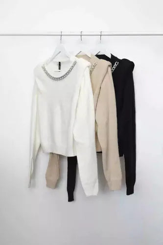 Sweater  Tejido Con Hombreras Y Cuello Cadena