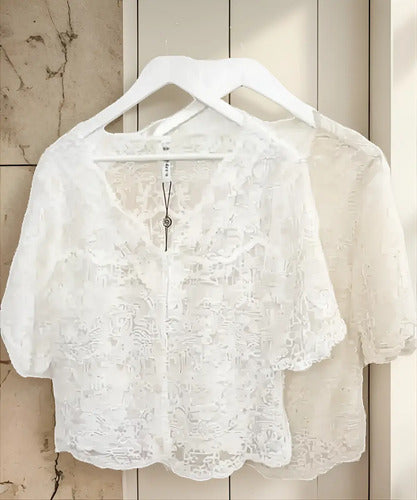 Blusa De Gasa Labrada Corta