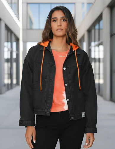 Campera De Jean Con Capucha Desmontable Modelo Amplio