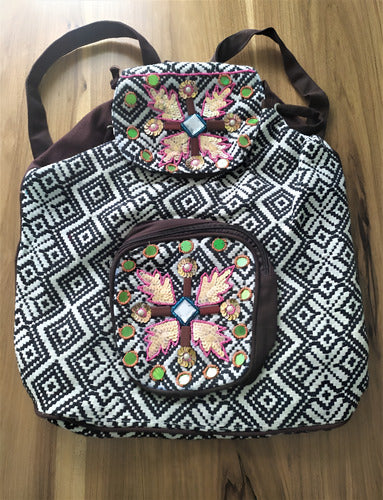 Mochila Bordada Estilo Folk Lentejuelas
