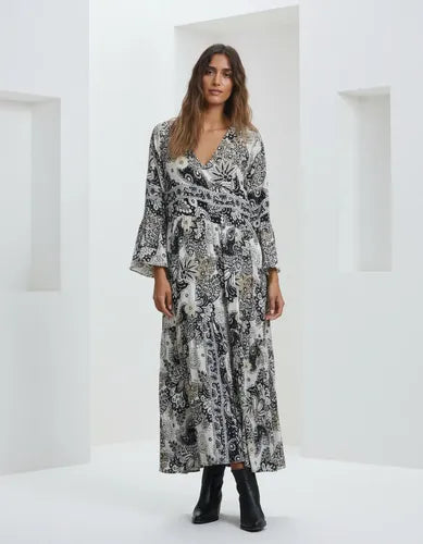 Vestido De Seda Hindú Largo Modelo Amplio Mod. 30 Blanco Con Negro Estampado Único