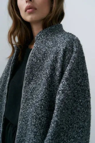 Campera Bomber De Bouclé Gris Oscuro Único Liso