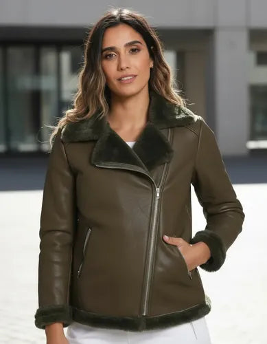Campera Gamulán De Mujer Eco Cuero Con Piel Talle Amplio Verde Musgo 3xl Liso