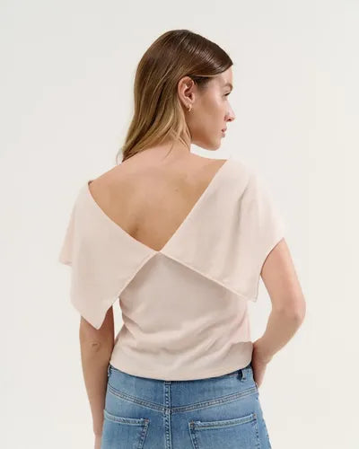 Remera Corta  Con Cuello
