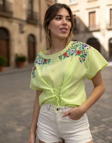 Remera Blusa Importada Estilo Boho Bordada Verde Limón M