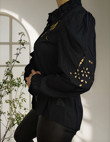Camisa Broderie Con Dorado Bordada Importada  Negro Liso S