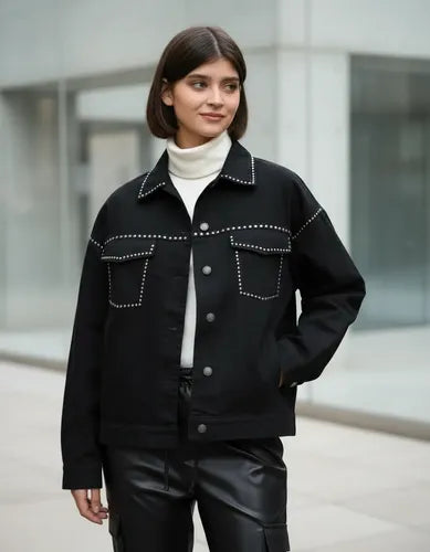 Campera De Gabardina Con Tachas Oversize Negro 40 Liso Con Tachas