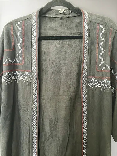 Saco Kimono Gamuzado Bordado Talle Amplio Negro L
