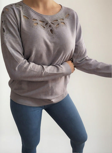 Sweater Bordado Importado (527) Modelo Grande Gris Liso Único
