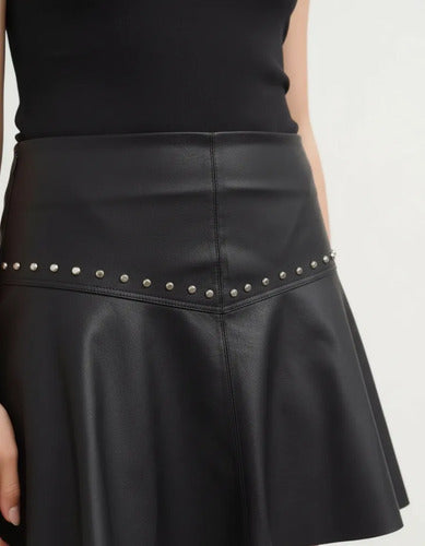 Mini Pollera Evasé Eco Cuero Negro Lisa 40