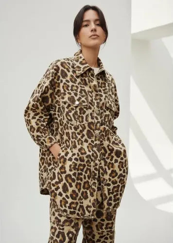 Camisaco Saco Campera Gabardina Animal Print Amplio Marrón Único Animal Print