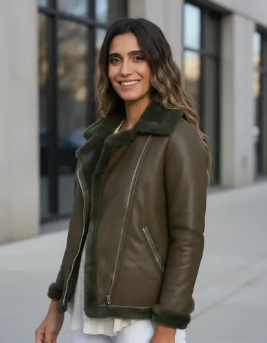 Campera Gamulán De Mujer Eco Cuero Con Piel Talle Amplio Verde Musgo 3xl Liso