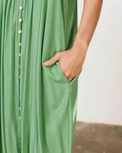 Vestido De Simil Seda Con Botones Verde Liso Único